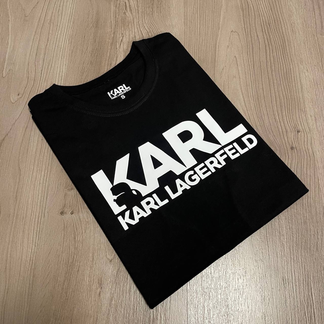 CAMISETA KARL LETRAS