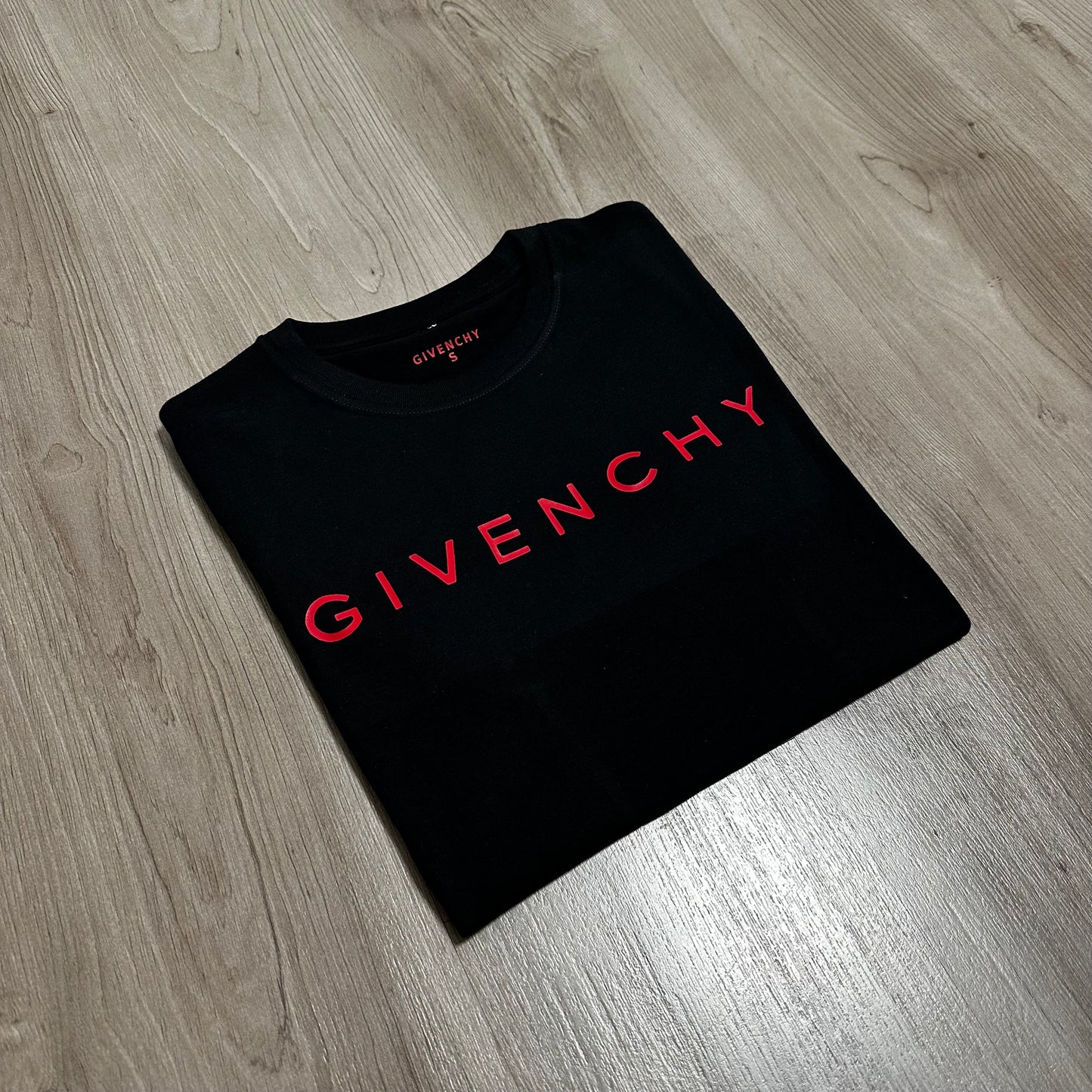 CAMISETA GIVENCHY ALARGADO