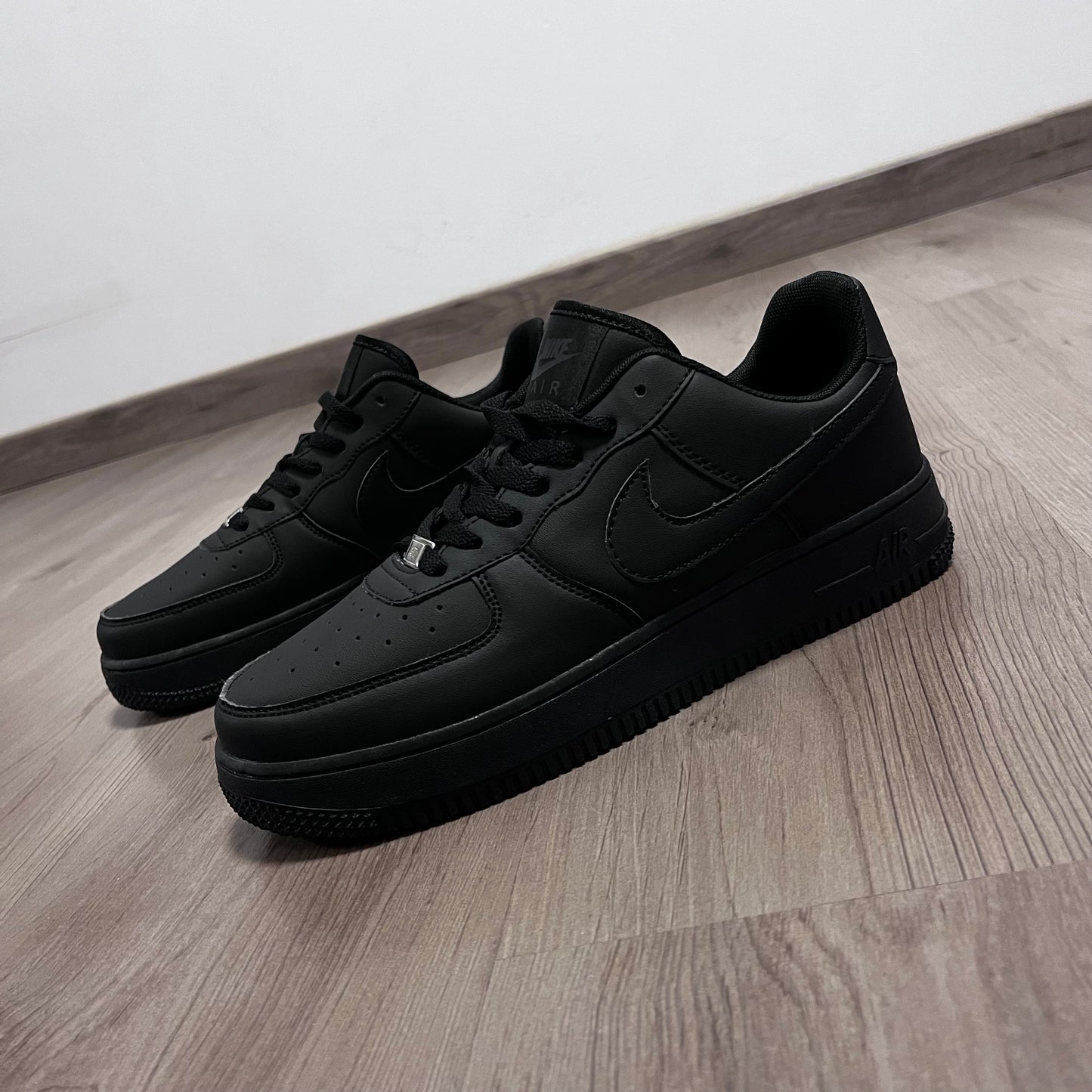 AIR FORCÉ ALL BLACK