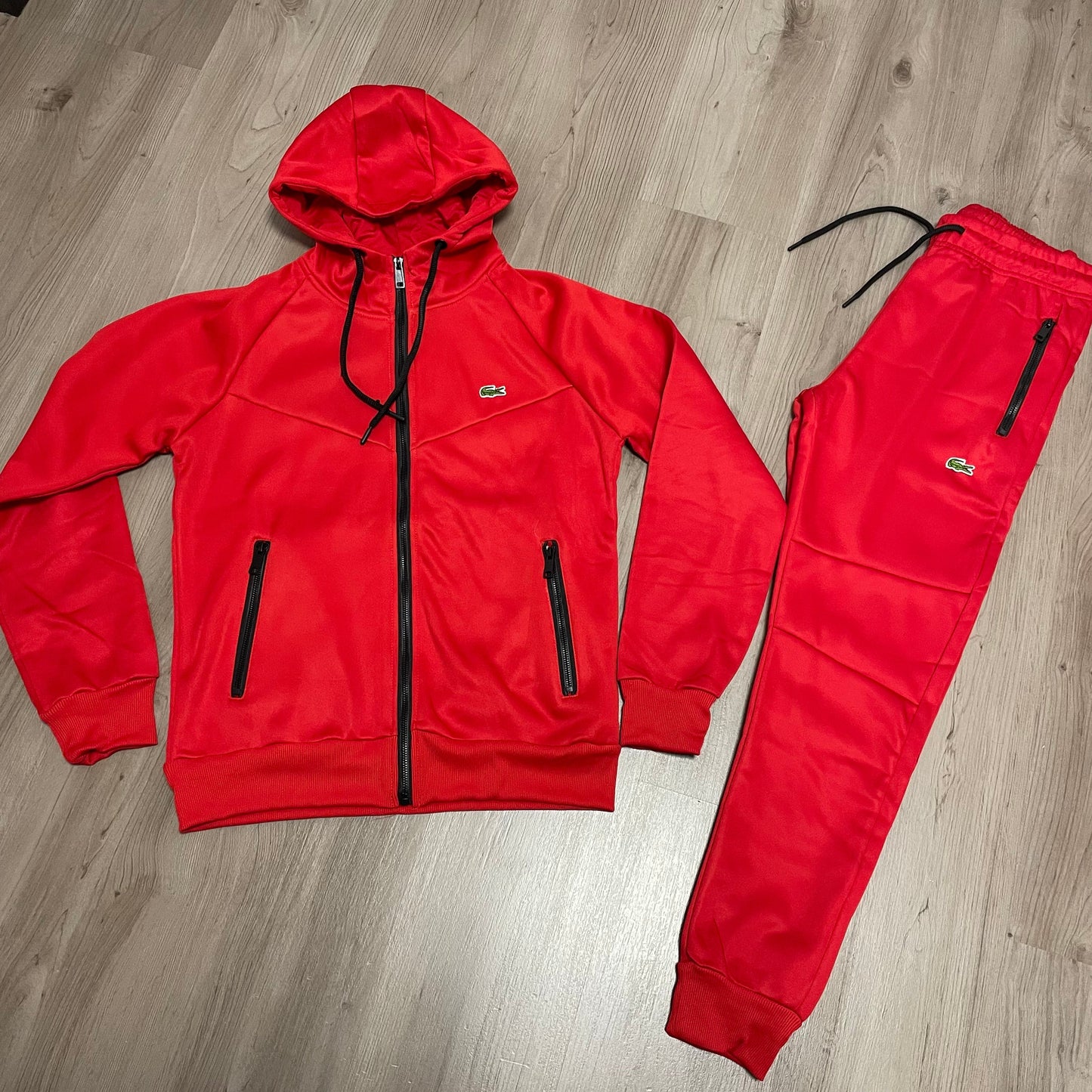 CONJUNTO largo LACOSTE ALL RED