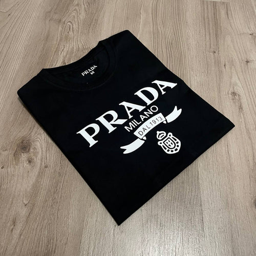 CAMISETA PRADA ESCUDO