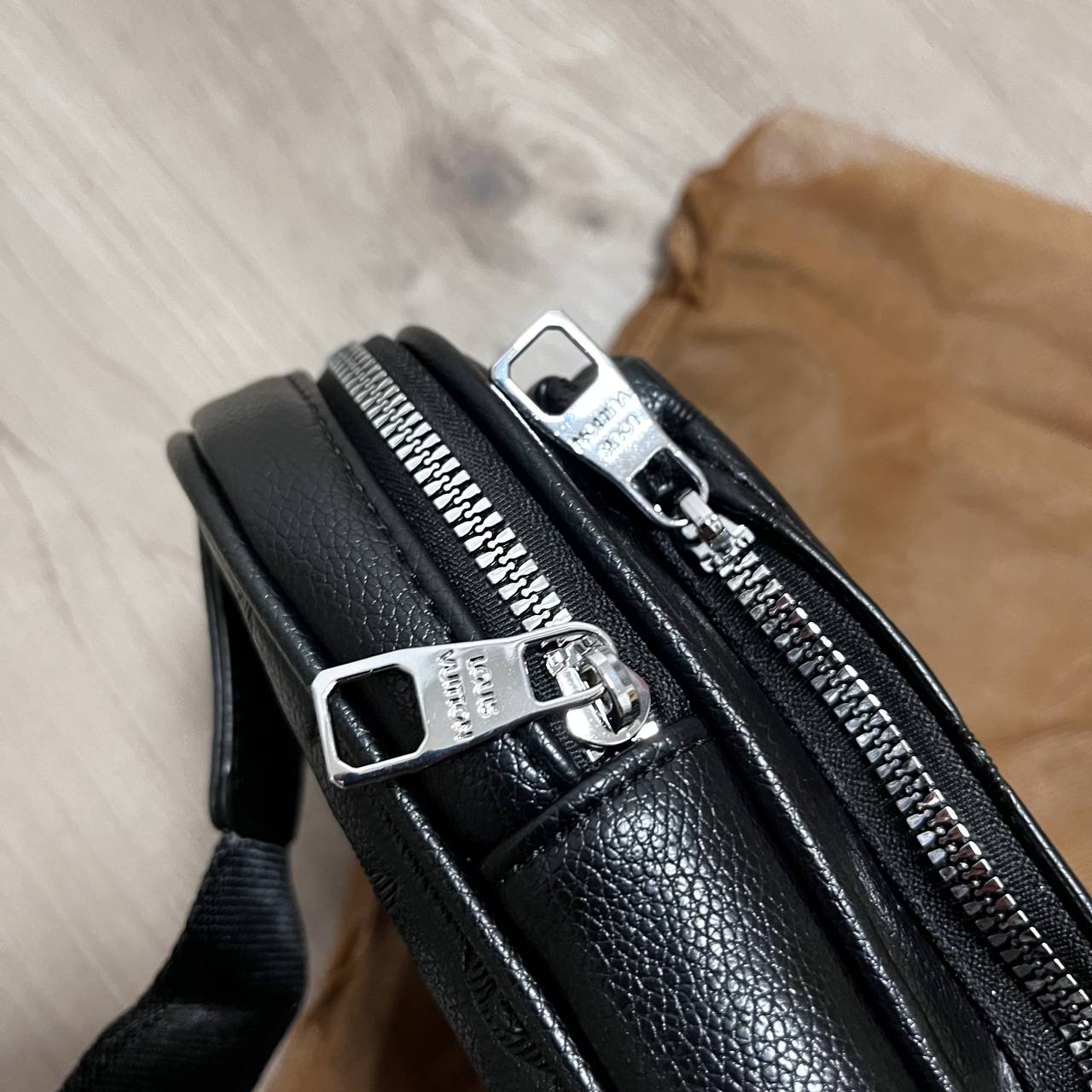 BANDOLERA LV RELIEVE CALIDAD SUPERIOR
