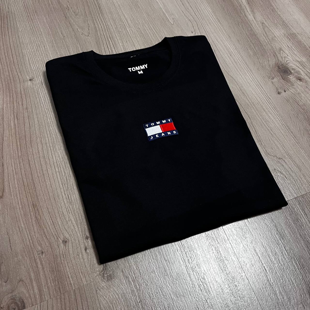 CAMISETA TOMMY LOGO CENTRO