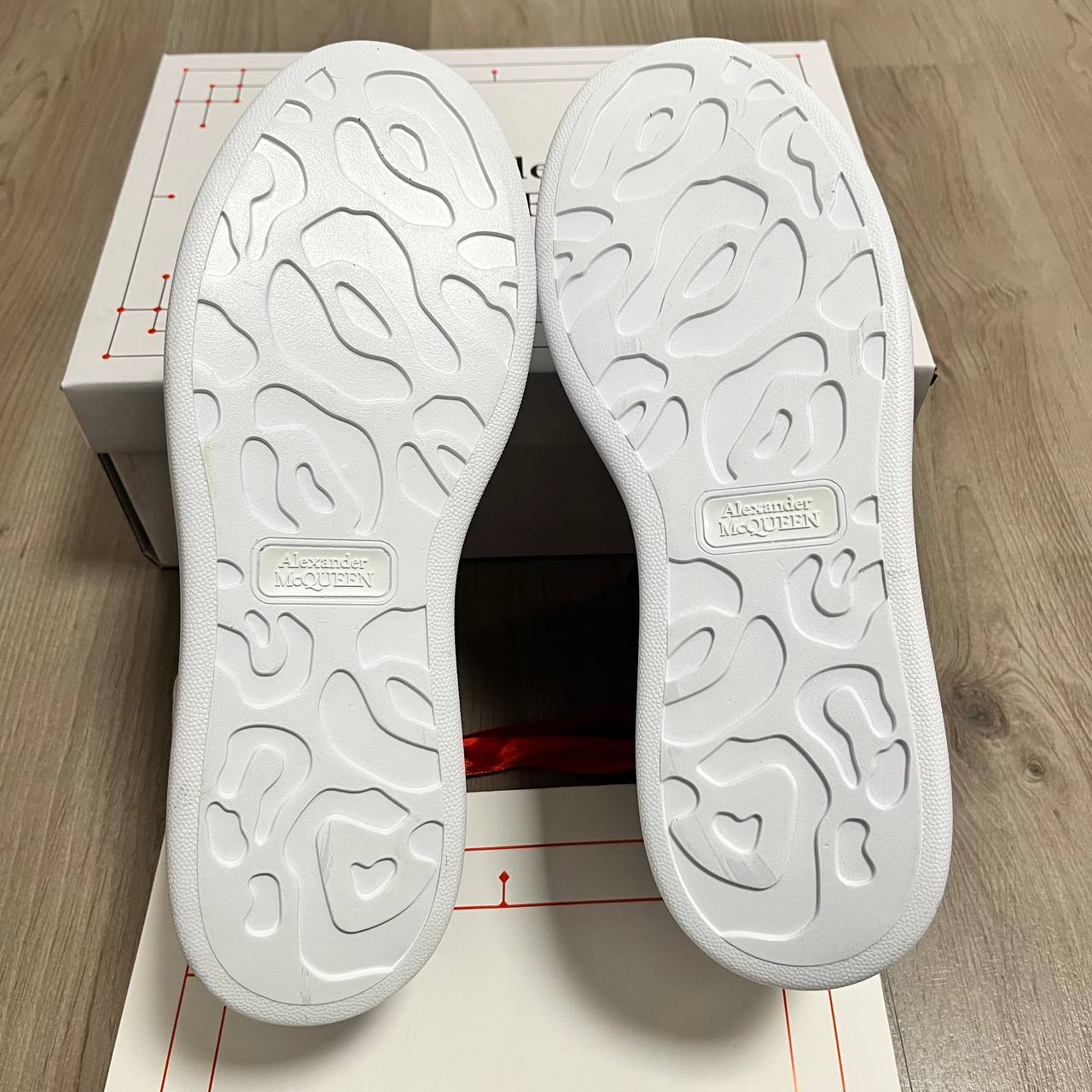 ALEXANDER MCQUEEN BLACK/WHITE