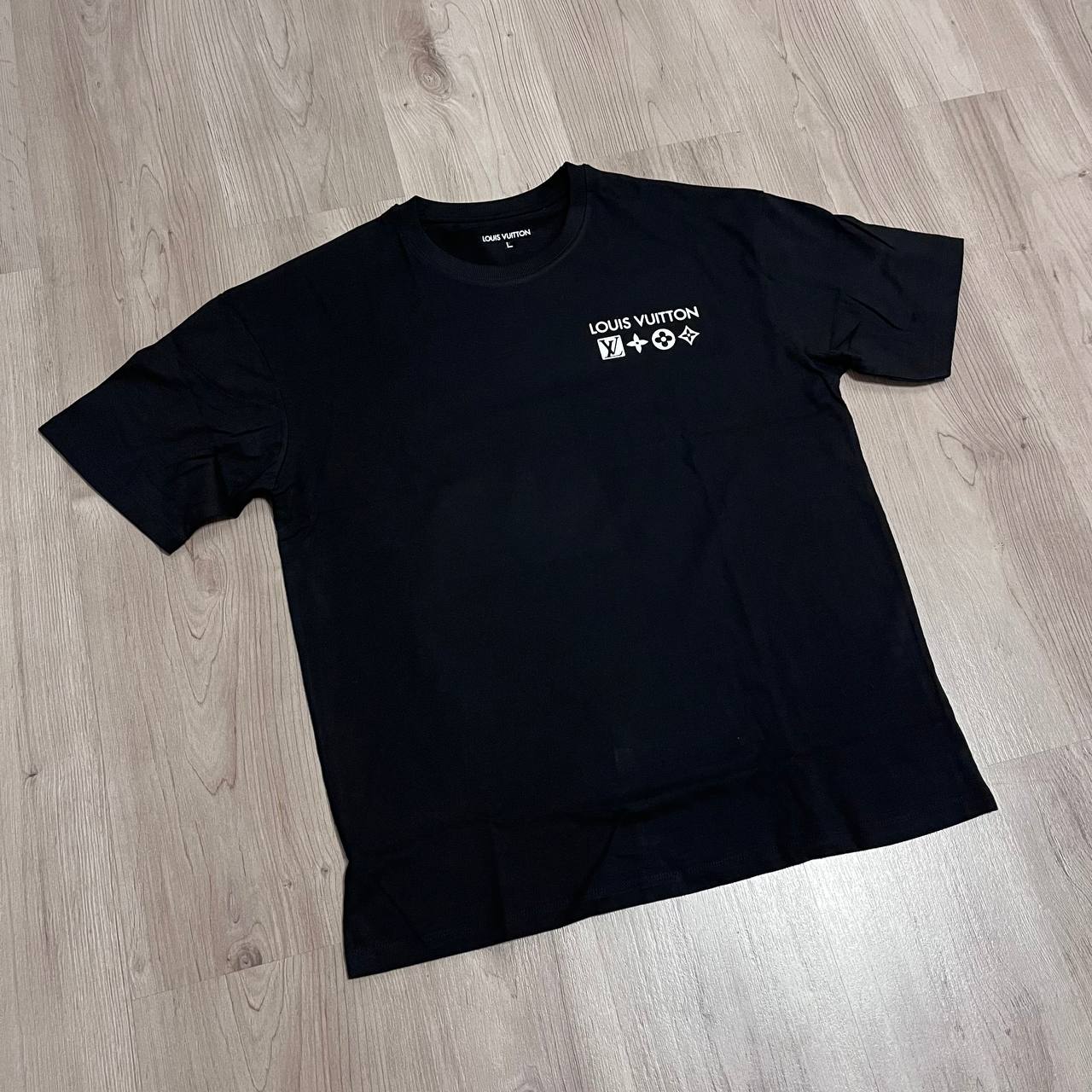 CAMISETA OVERSIZE LV