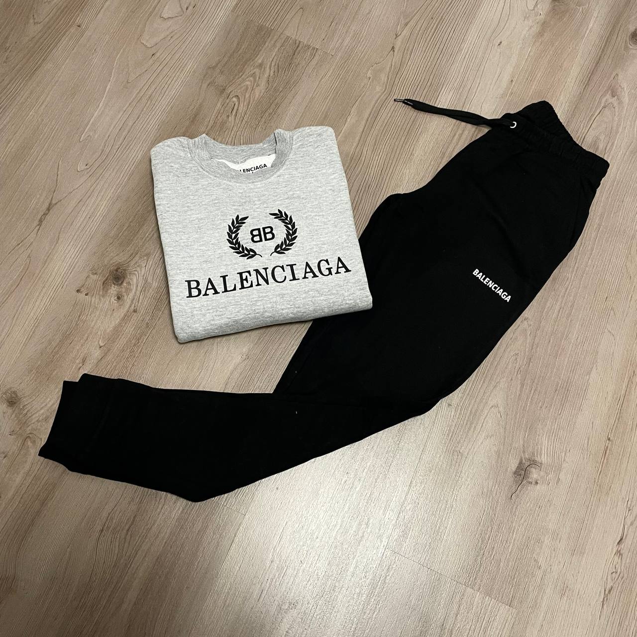 Conjunto largo balenciaga