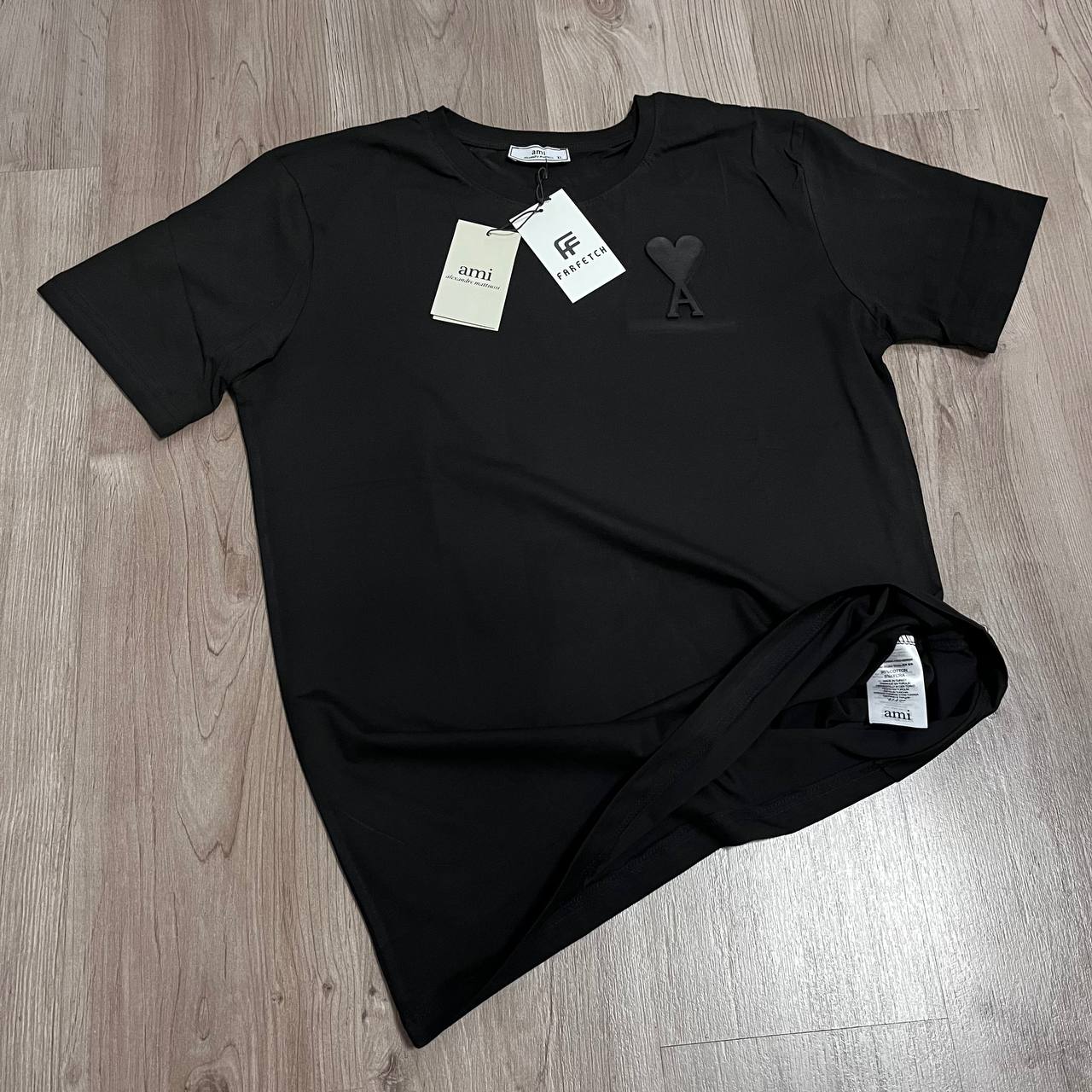 CAMISETA AMI NEGRA ELASTICA