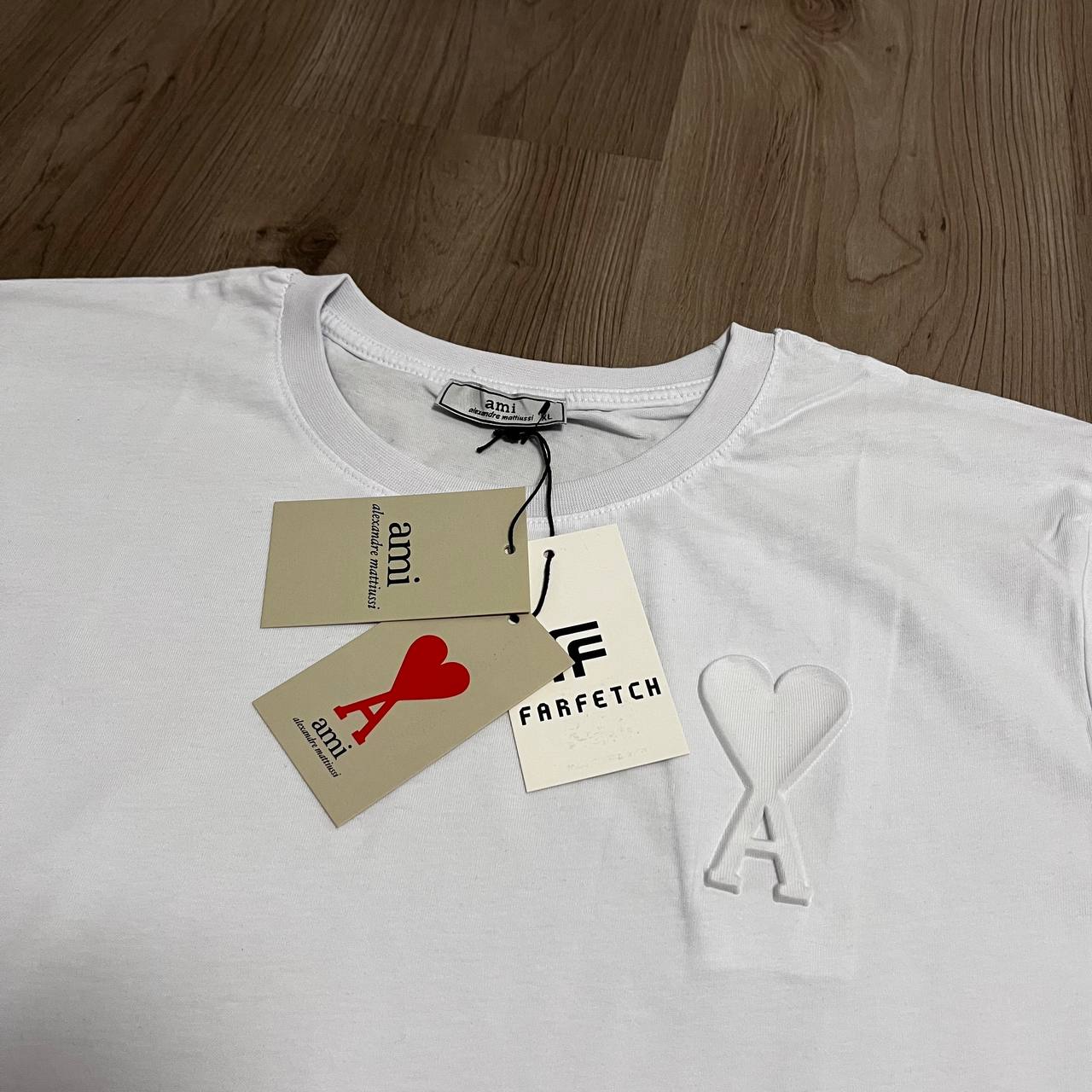 CAMISETA AMI BLANCA ELASTICA