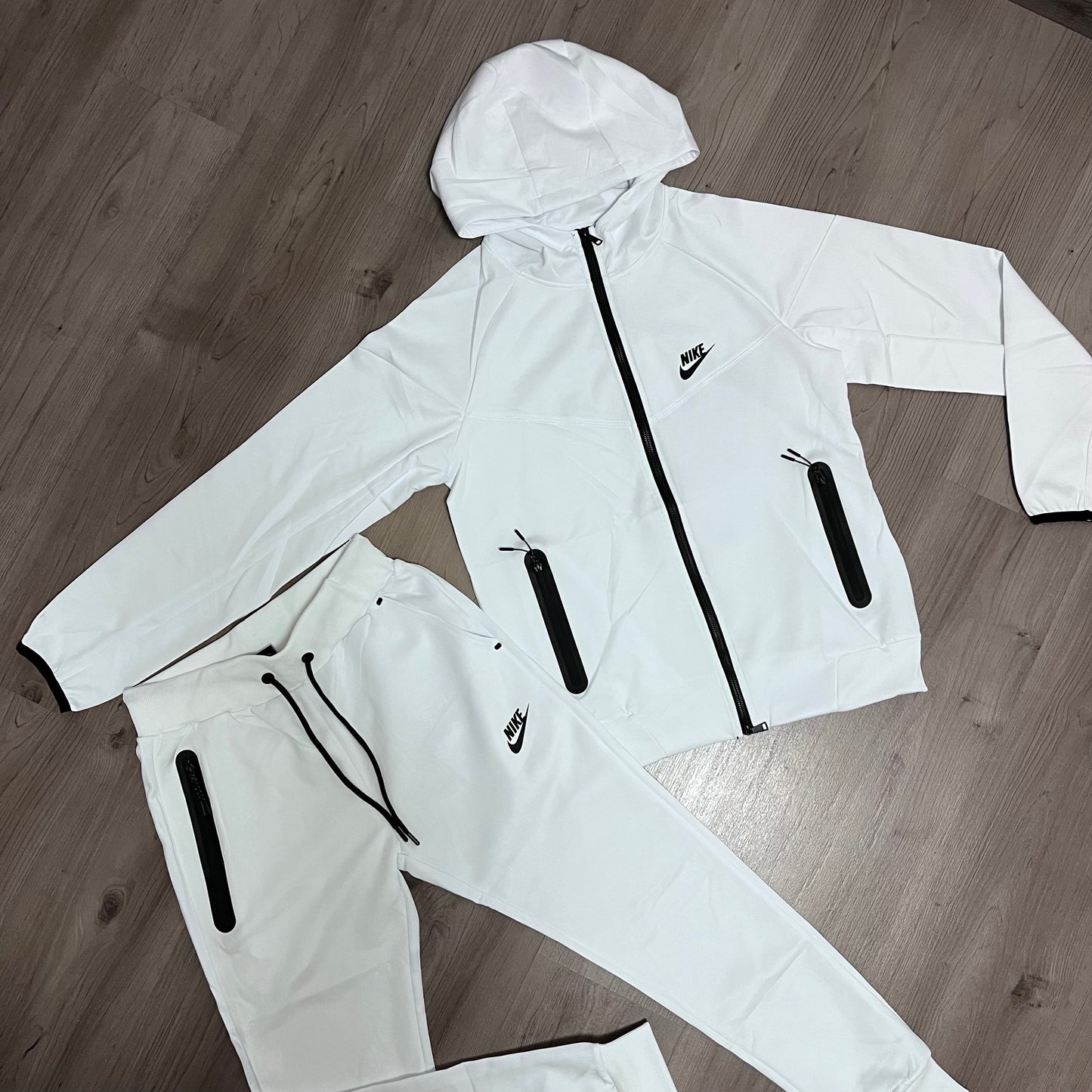 Conjunto TECH ALL WHITE