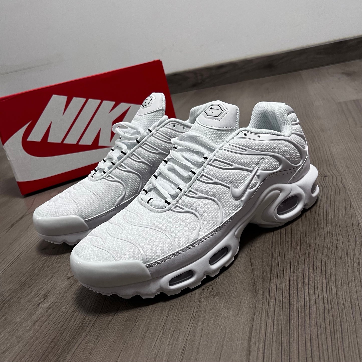 NIKE TN. ALL WHITE 🍬