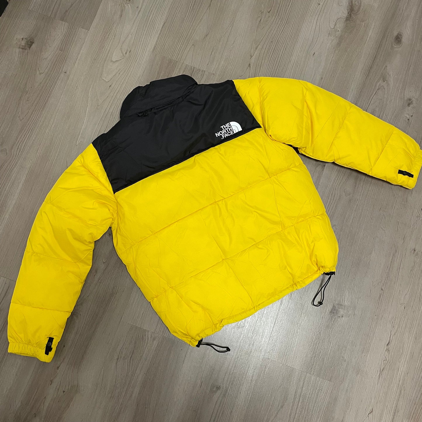 CHAQUETÓN ACOLCHADO NORTH FACE YELLOW/BLACK