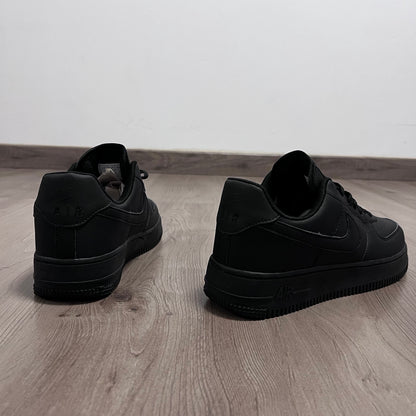 AIR FORCÉ ALL BLACK