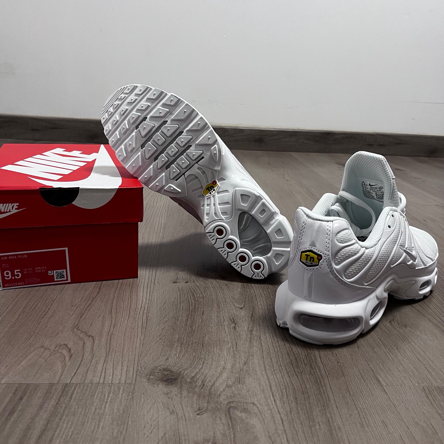NIKE TN. ALL WHITE 🍬