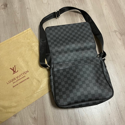 BANDOLERA GRANDE LV CUADROS BLACK