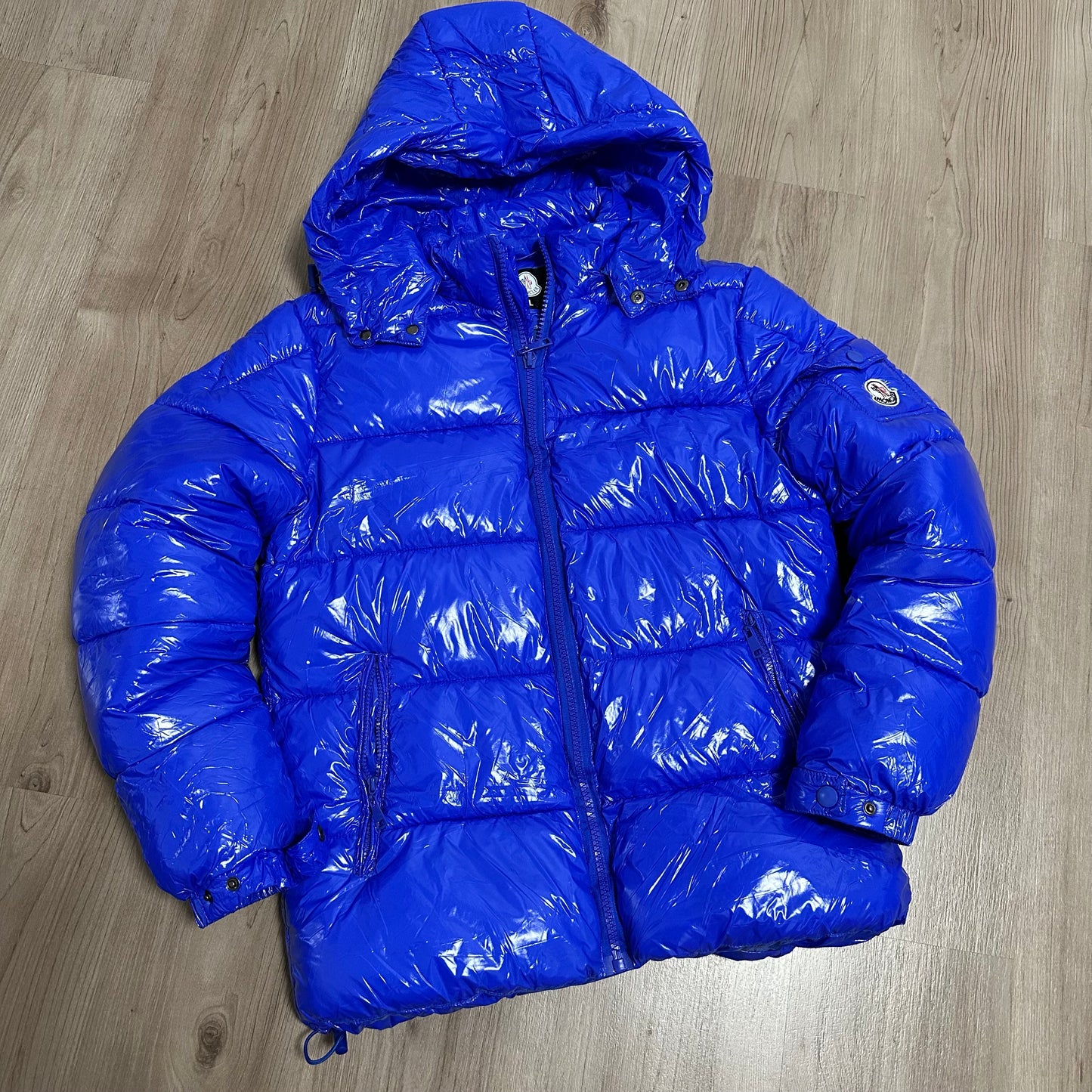 CHAQUETÓN ACOLCHADO MONCLER AZUL ELÉCTRICO