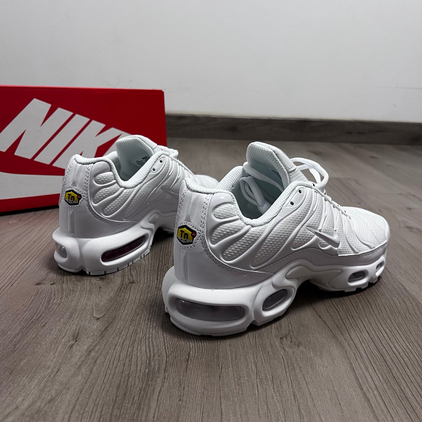 NIKE TN. ALL WHITE 🍬