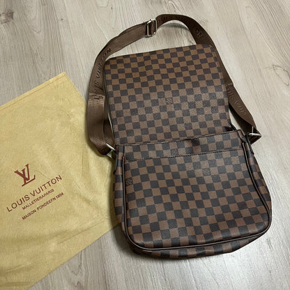 BANDOLERA GRANDE LV CUADROS MARRON