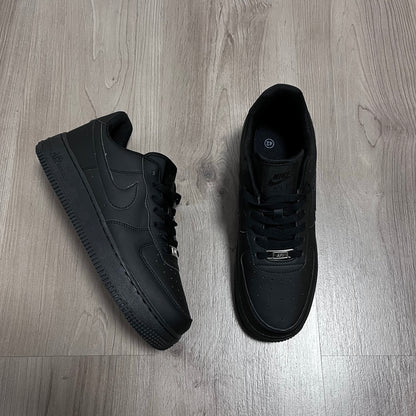 AIR FORCÉ ALL BLACK
