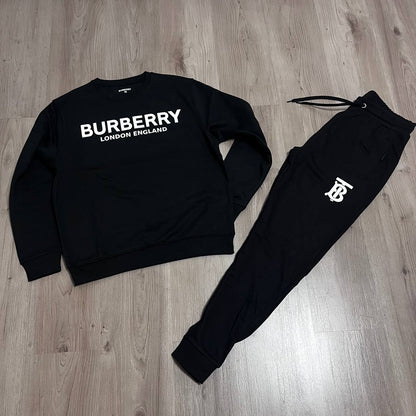 Conjunto largo Burberry logo