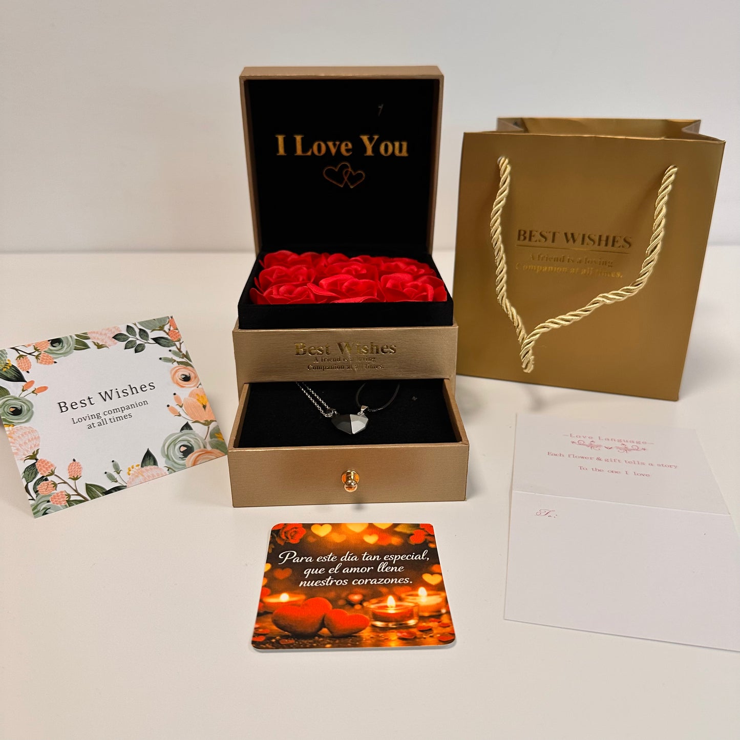 CAJA DE ROSAS ETERNAS CON COLLAR