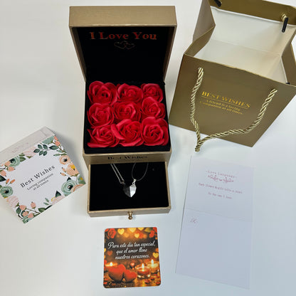 CAJA DE ROSAS ETERNAS CON COLLAR