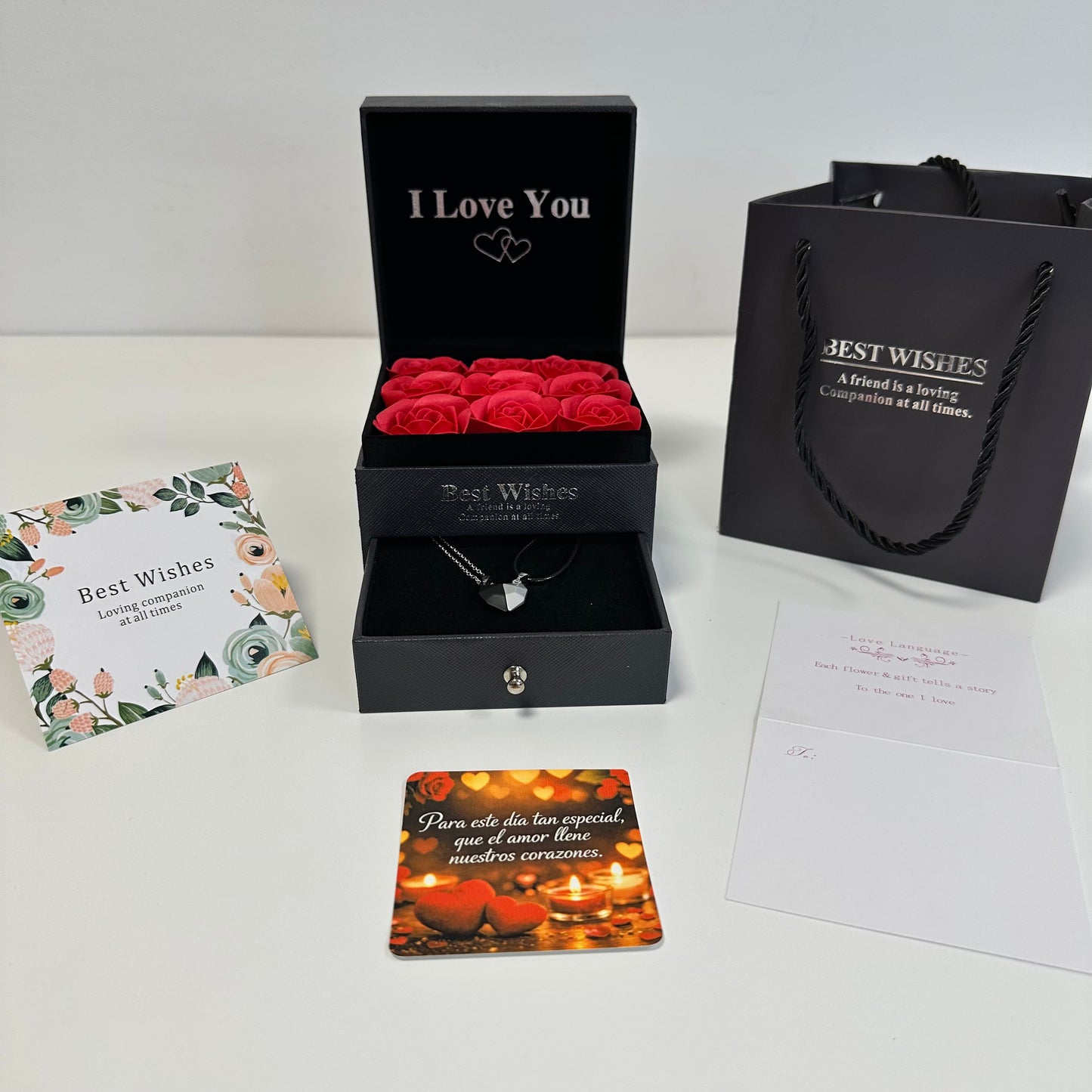 CAJA DE ROSAS ETERNAS CON COLLAR