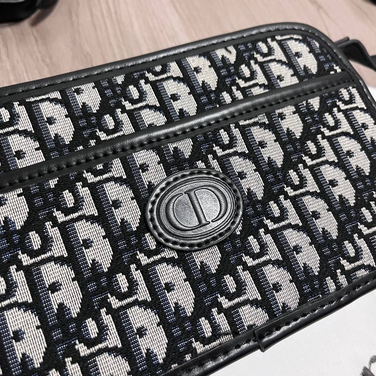 BOLSO DE CHICA DIOR MONOGRAMA