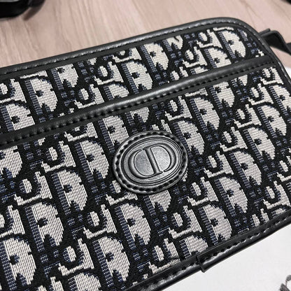 BOLSO DE CHICA DIOR MONOGRAMA