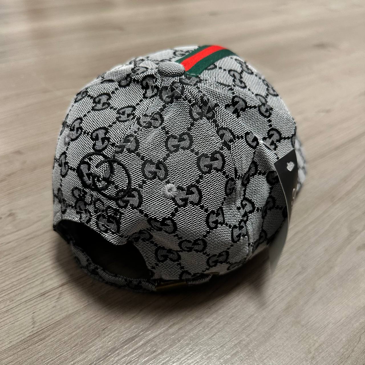 GORRA GUCCI GRIS