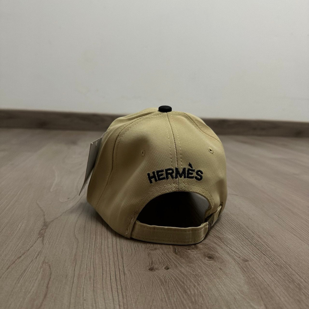 GORRA HERMES BEIGE/NEGRO