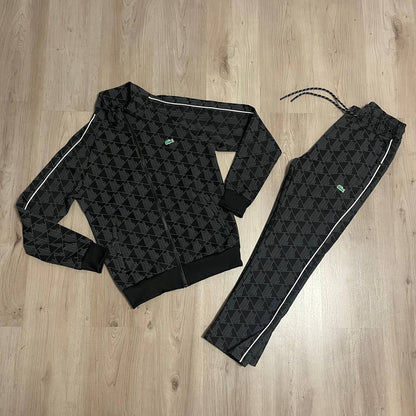 CONJUNTO LARGO LACOSTE MONOGRAMA