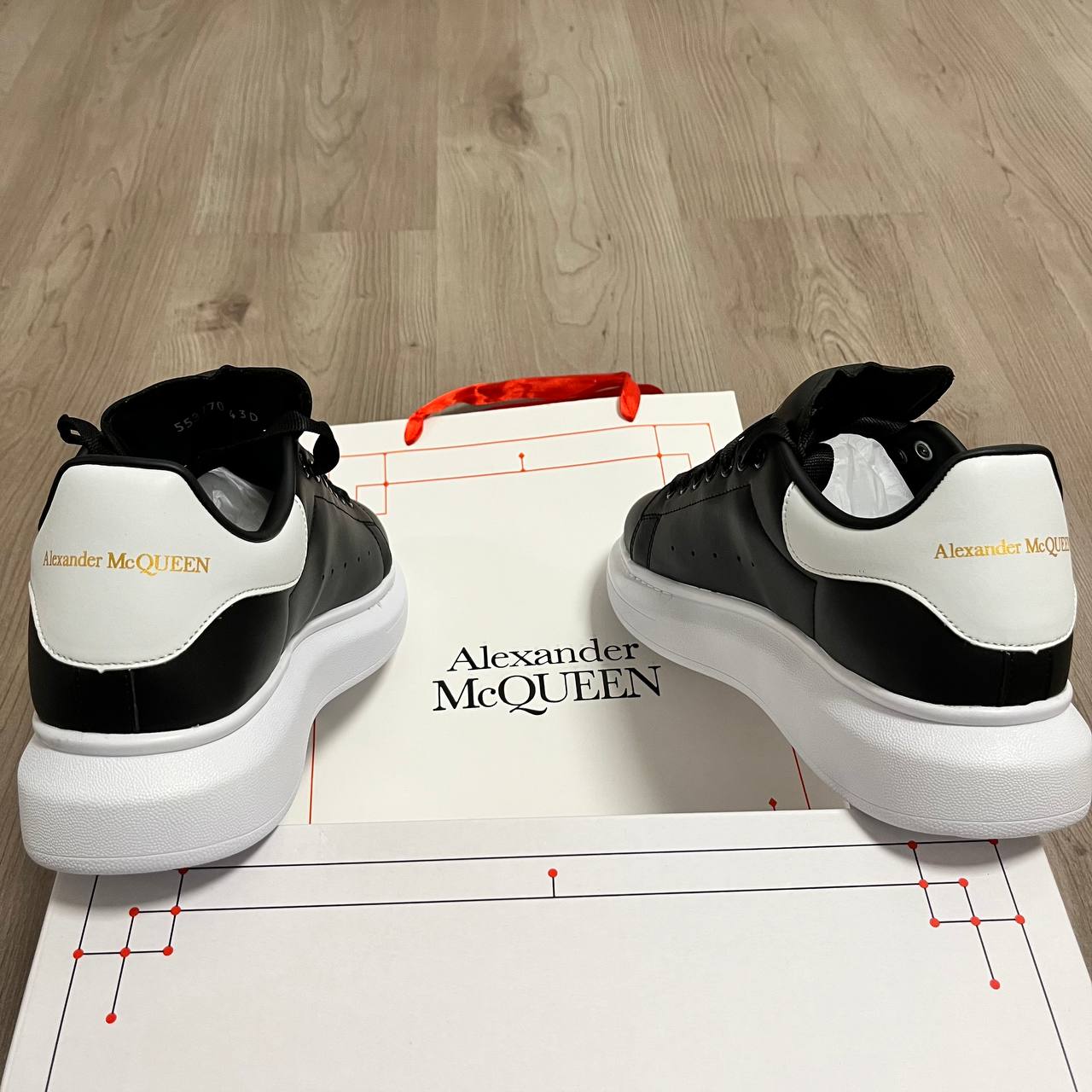 ALEXANDER MCQUEEN BLACK/WHITE