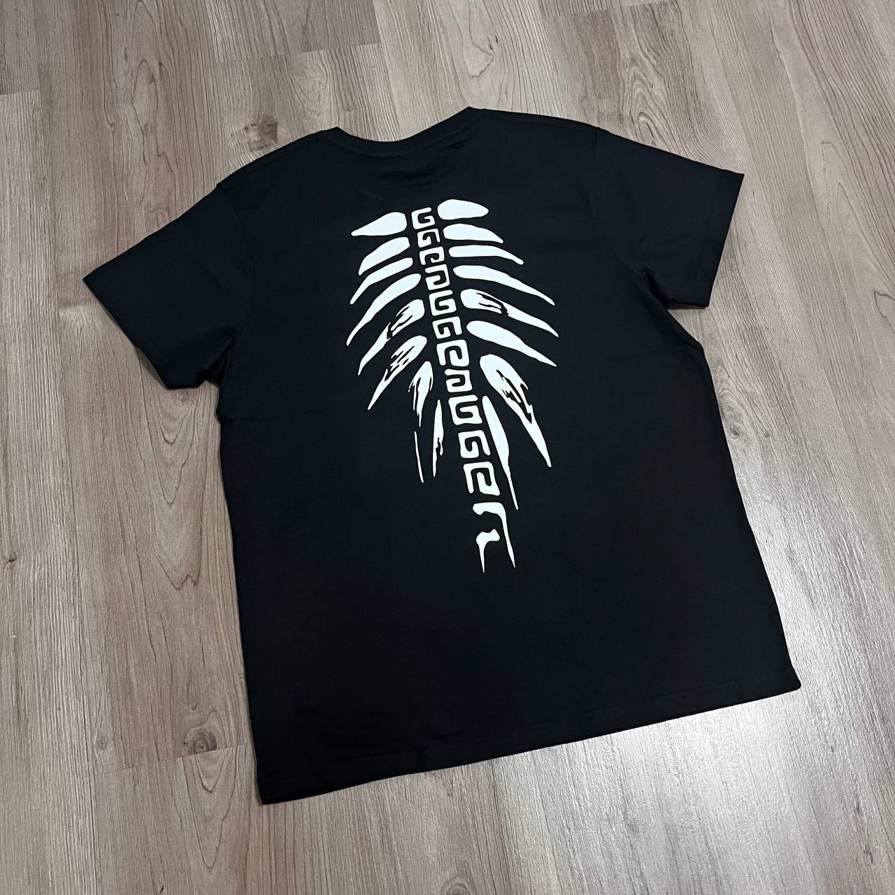 CAMISETA GIVENCHY ESQUELETO