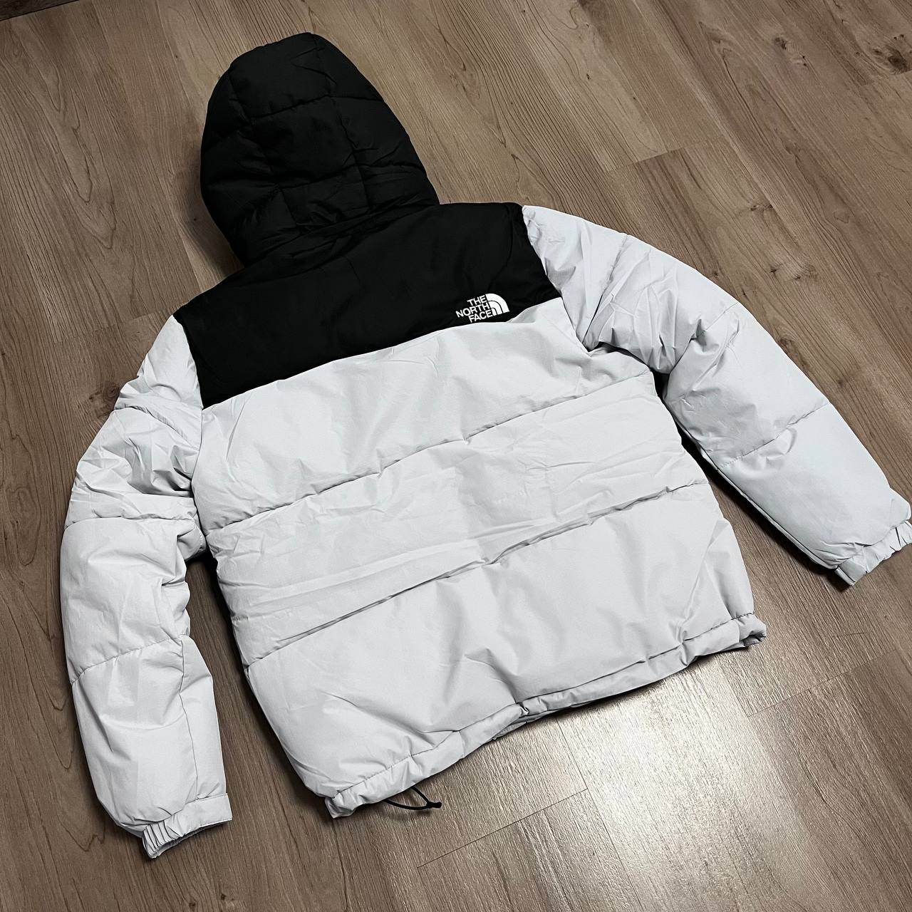 CHAQUETÓN ACOLCHADO NORTH FACE GRIS CLARO