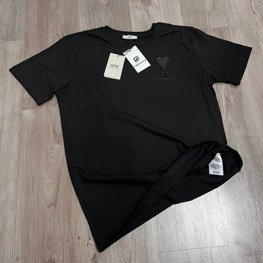CAMISETA AMI NEGRA ELASTICA