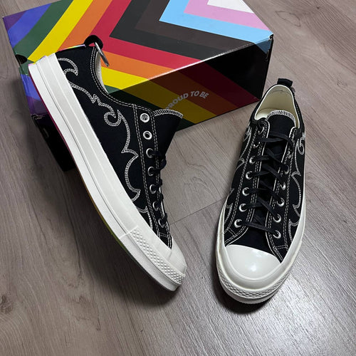 CONVERSE PRIDE