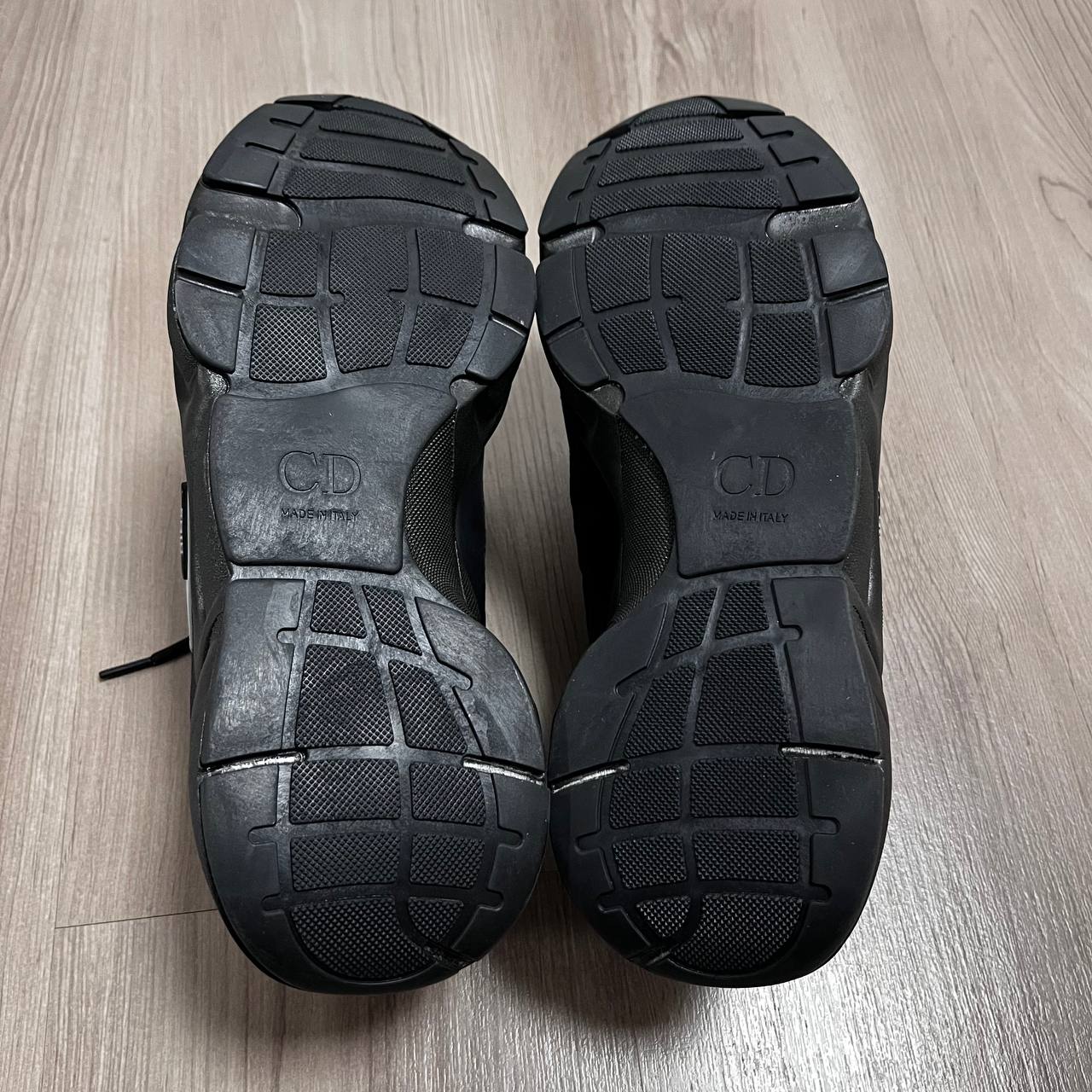DIOR B22