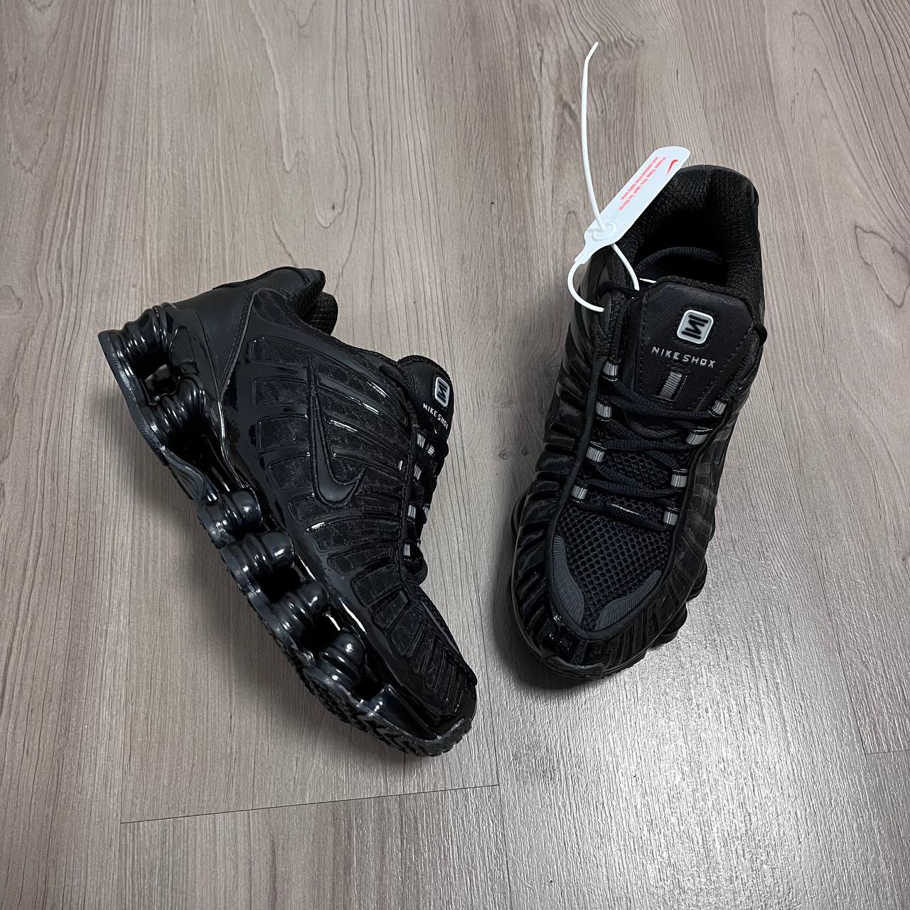 NIKE SHOX LINEAS PLATEADAS REFLECTANTES 🍬