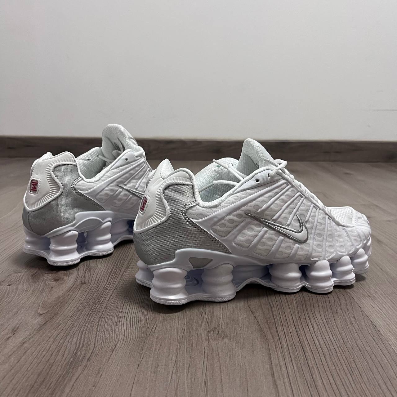 NIKE SHOX WHITE🍬