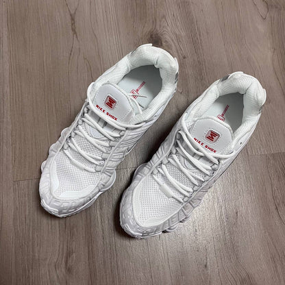 NIKE SHOX WHITE🍬