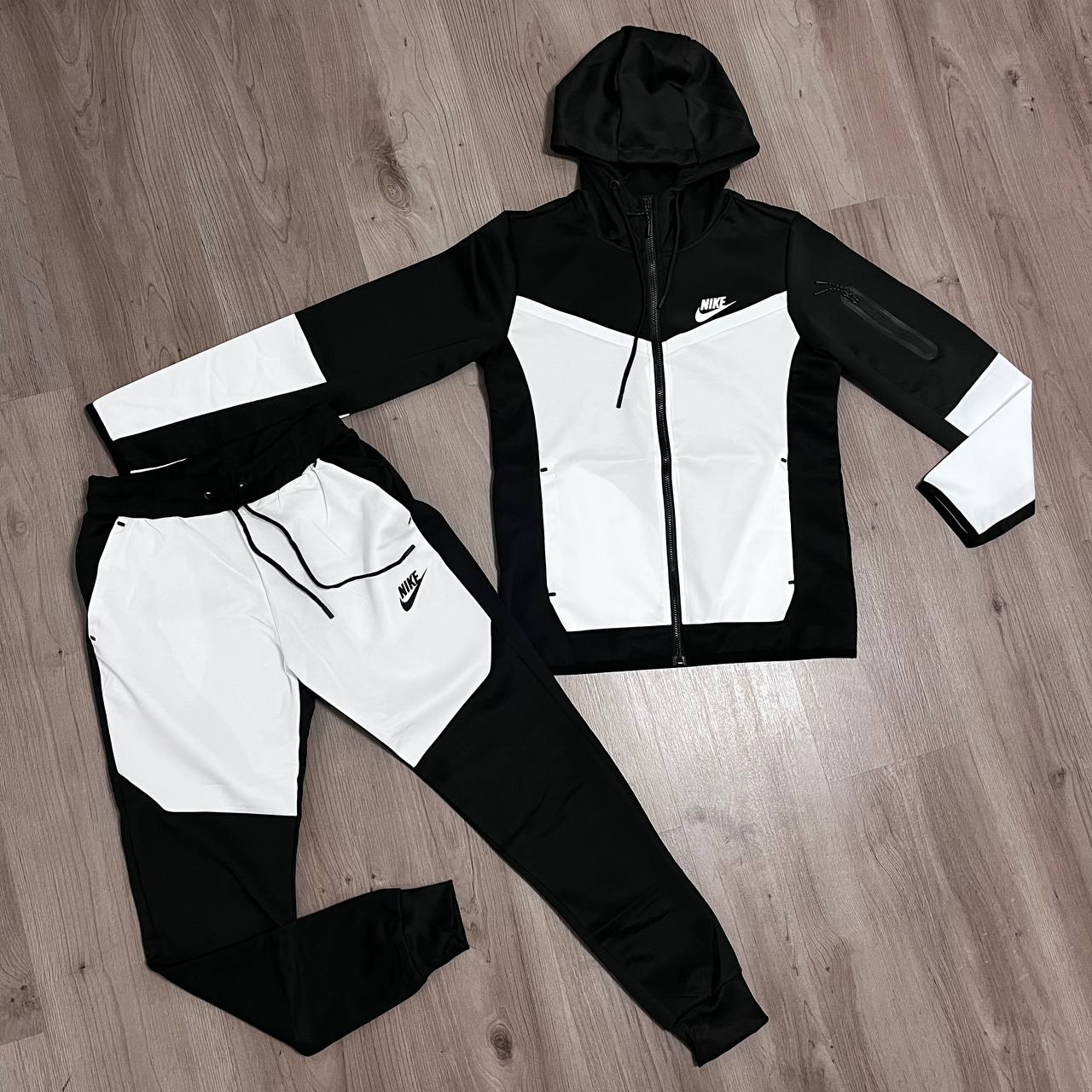 Conjunto TECH NEGRO/BLANCO