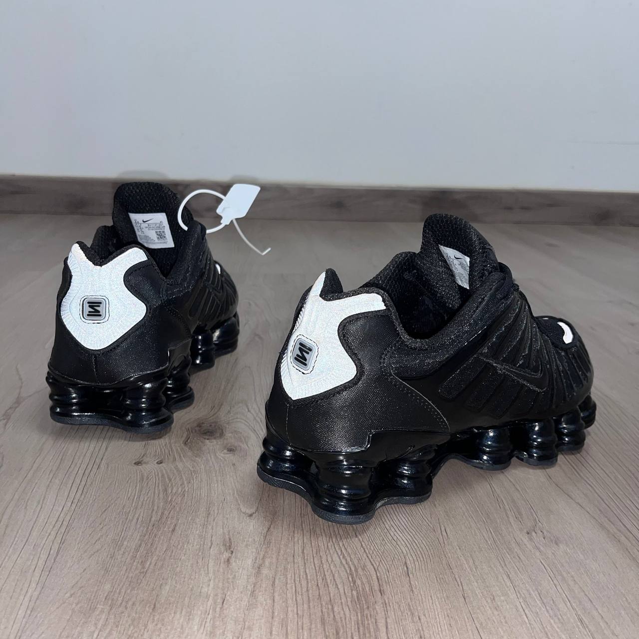 NIKE SHOX LINEAS PLATEADAS REFLECTANTES 🍬